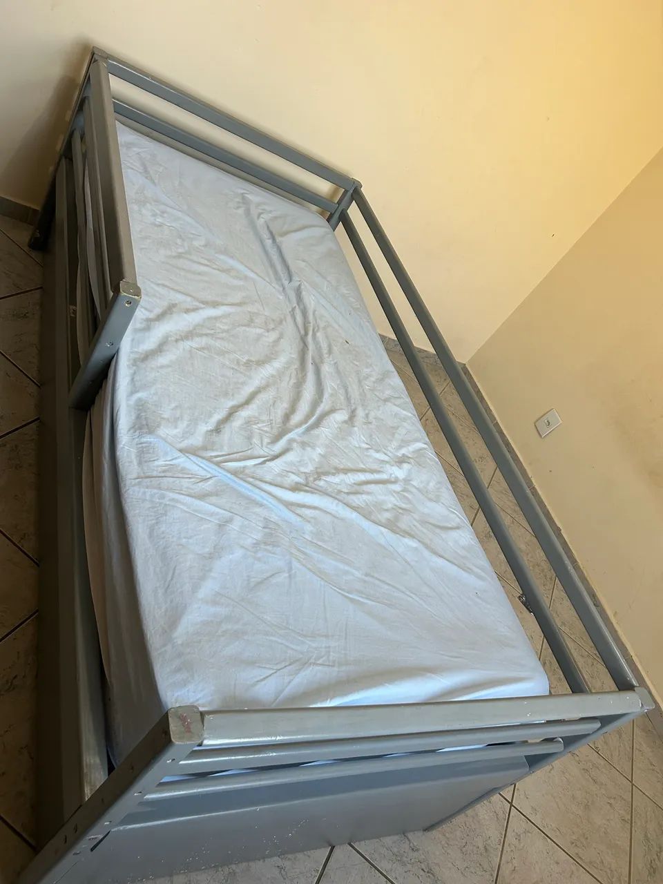 Cama solteiro com colchão  - Foto 4