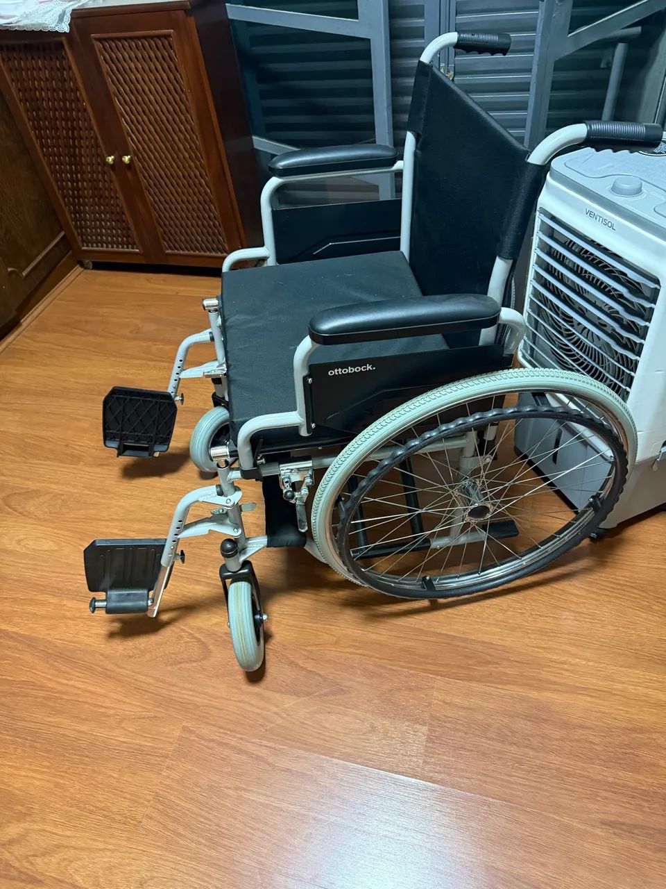 Cadeira de rodas Ottobock cento S1 - Foto 2