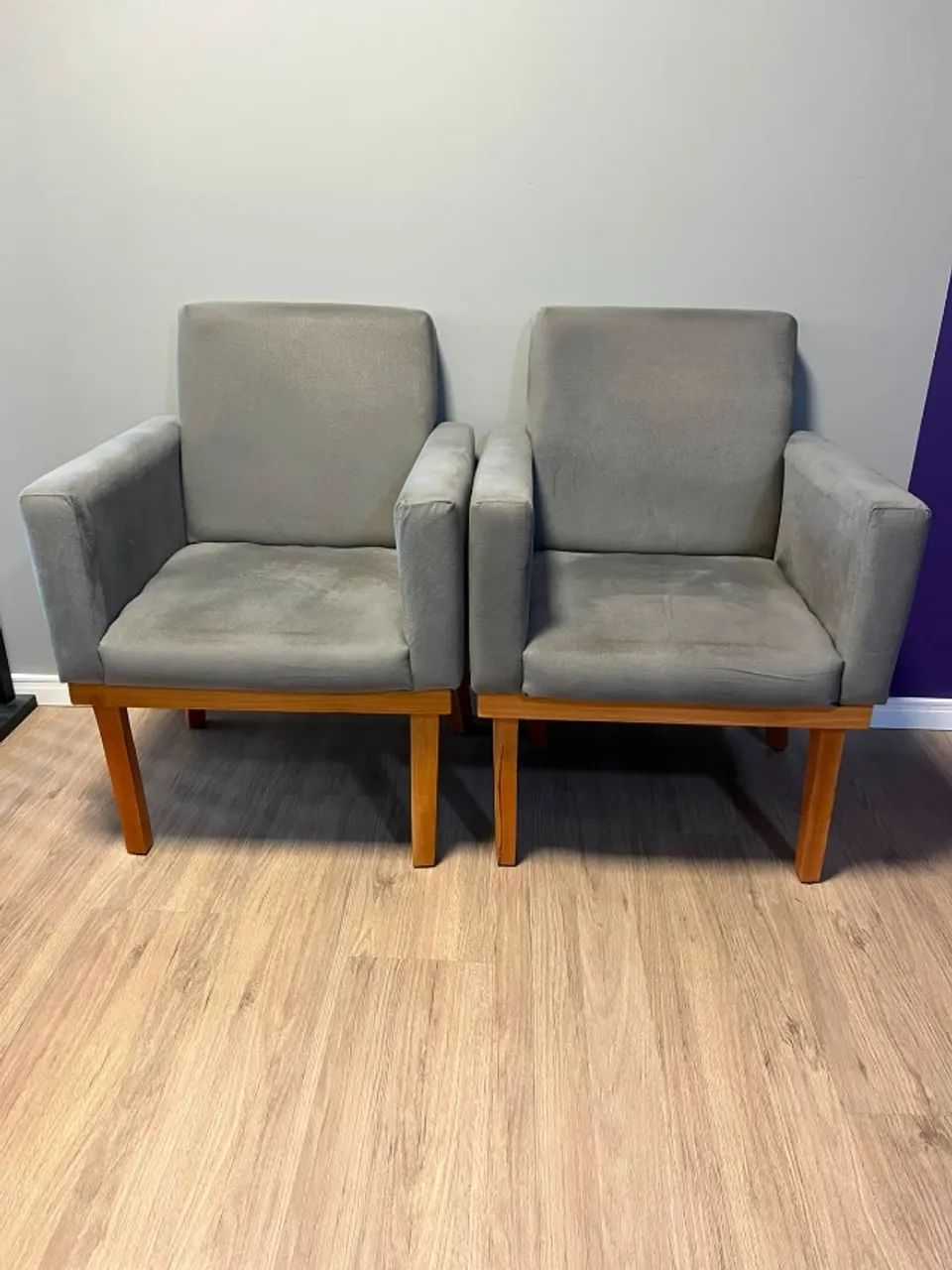 2 Poltronas Decorativas Cinzas - Moderna e Confortável | Excelente Estado - Foto 2