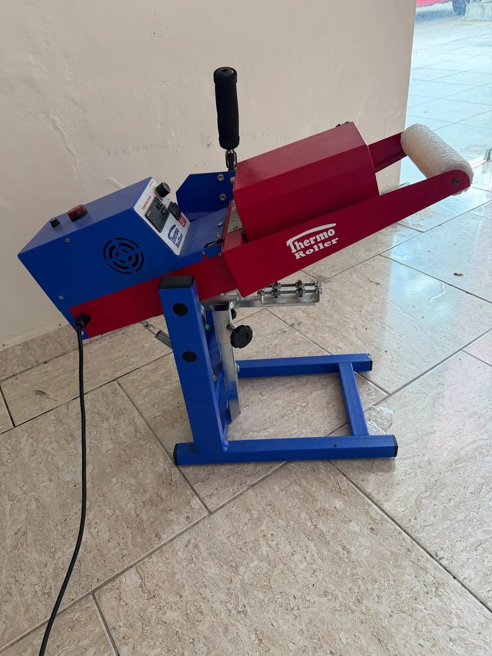     Máquina para Estampar Copos, Garrafas e Canecas - Foto 2