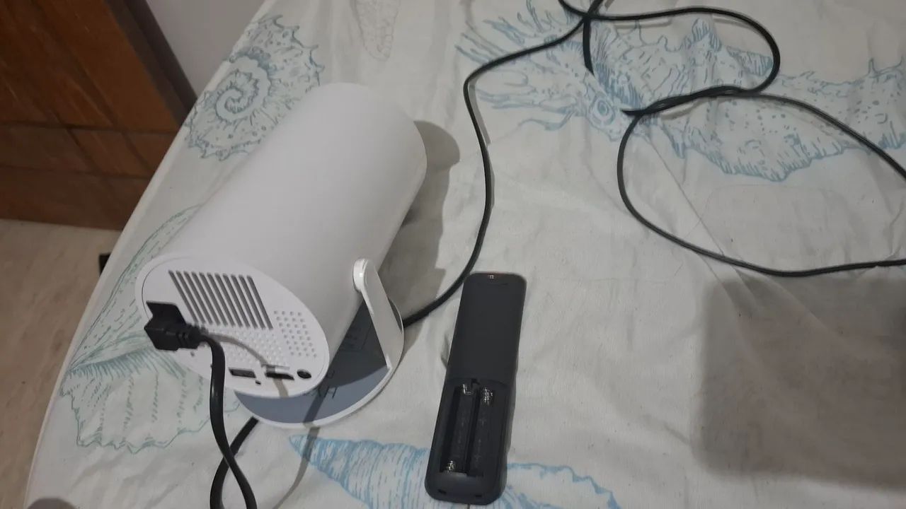 Projetor HY300 Android 11 Wi-Fi Bluetooth