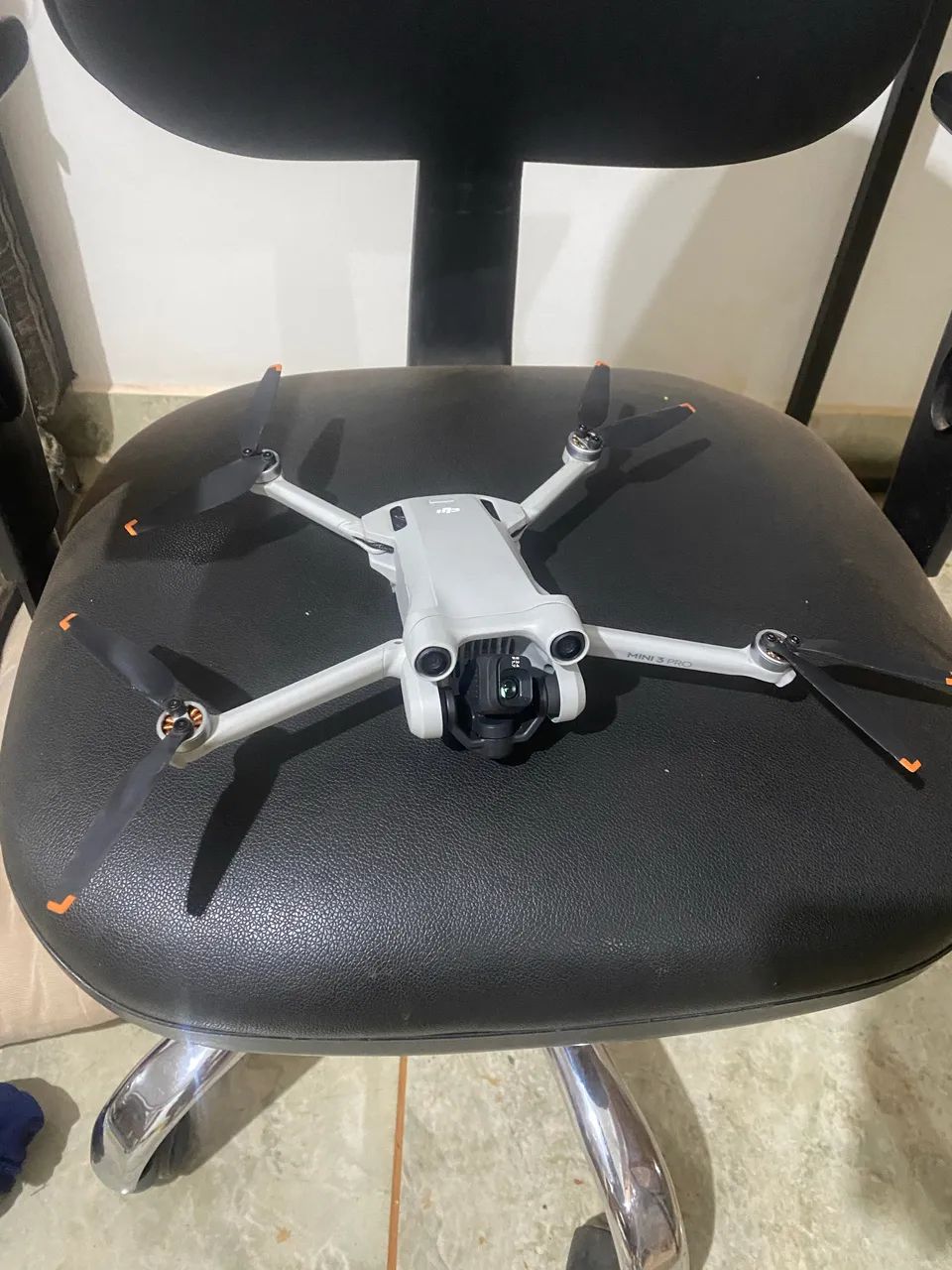 Drone DJI Mini 3 Pro controle com tela e combo Fly More - Foto 2