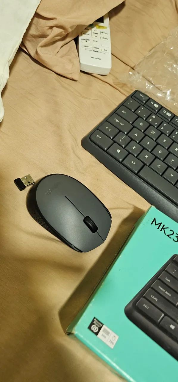 Kit teclado e mouse Bluetooth Logitech MK235 - Foto 2