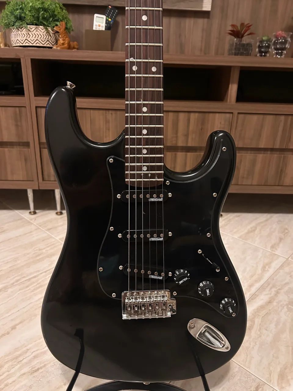 Guitarra (Eagle) preta - Foto 3