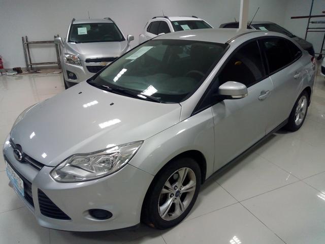 Procurar Anderson - Focus sedan 2.0 aut 14/15 prata completo só/53.483km - novo -