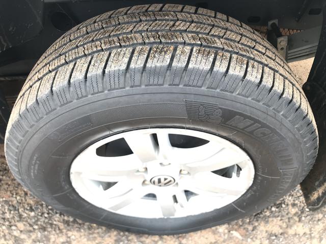 Vendo ou troco amarok por F4000 traçada ano 2012 em diante - Foto 7