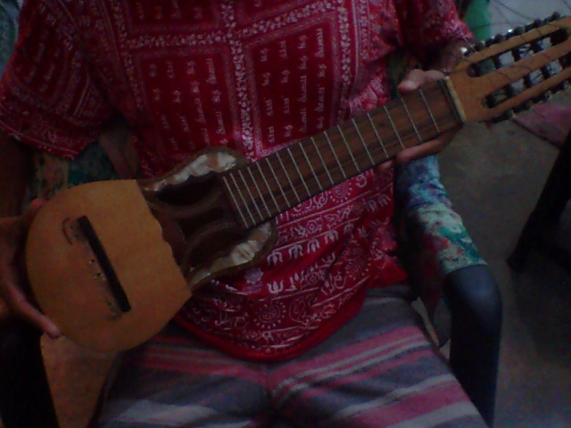 Charango pra consertar - Foto 3