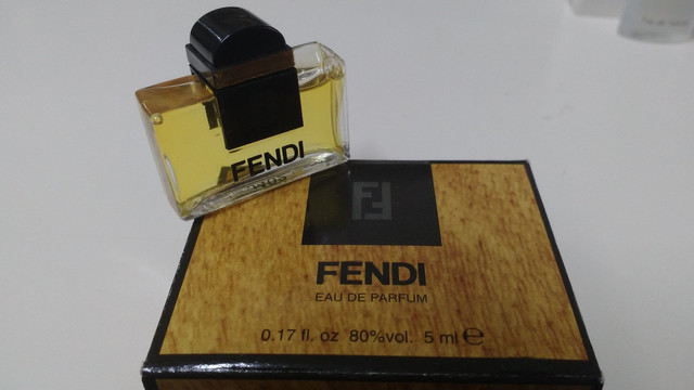 Fendi ? MINIATURA