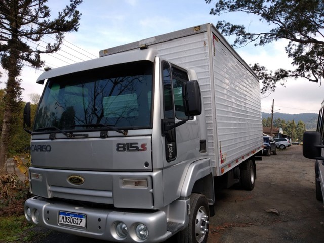 FORD CARGO 815 BAÚ COM PLATAFORMA