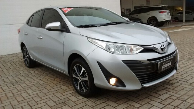 TOYOTA YARIS SEDAN XS 1.5 16V CVT PRATA 2018/2019