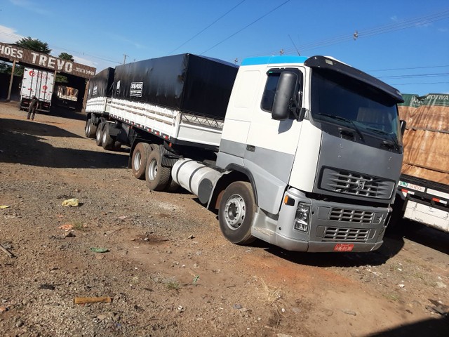 VENDE SE UM VOLVO FH.