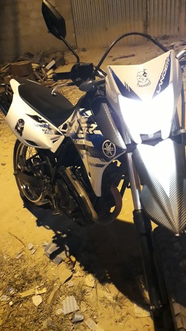 VENDO MOTO LANDER 250X