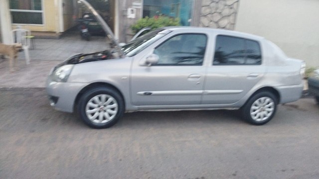 RENO CLIO SEDAN 2006