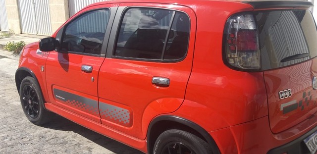 FIAT UNO SPORTING TOP DE LINHA 1.4