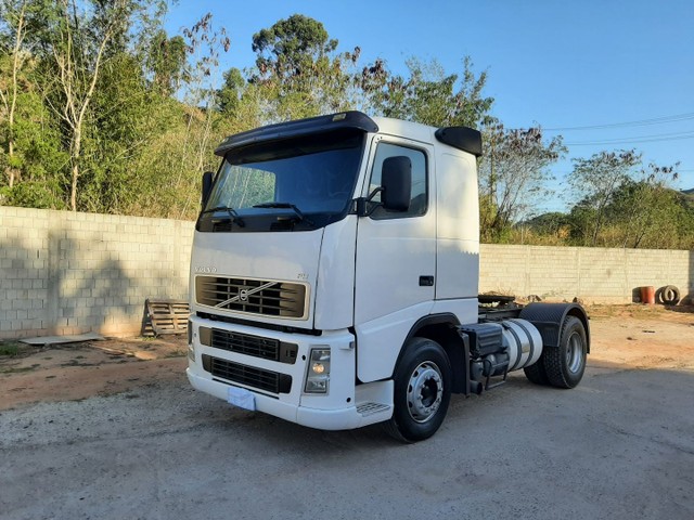 VOLVO FH12 380 2004/2004 4X2 CABINE LEITO TETO BAIXO.