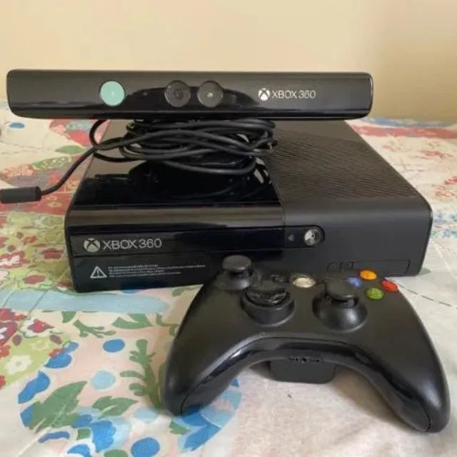 Console Xbox 360 Slim 500GB - Desbloqueio RGH - controle original