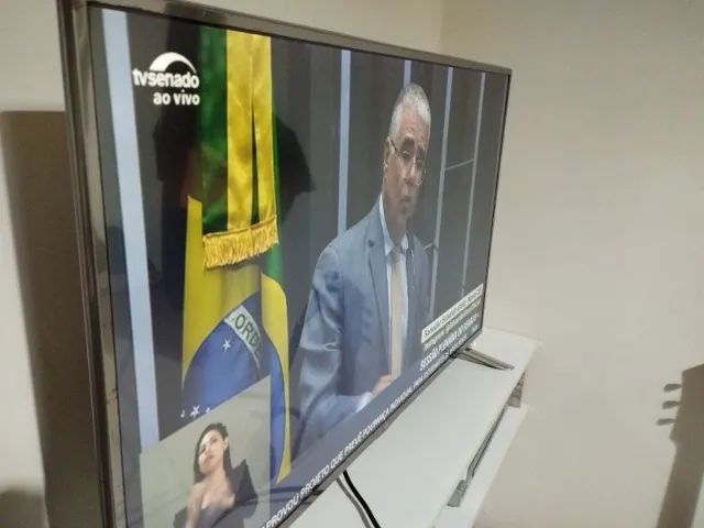 vende televevisão novinha lg 42". smartv led. - Foto 3