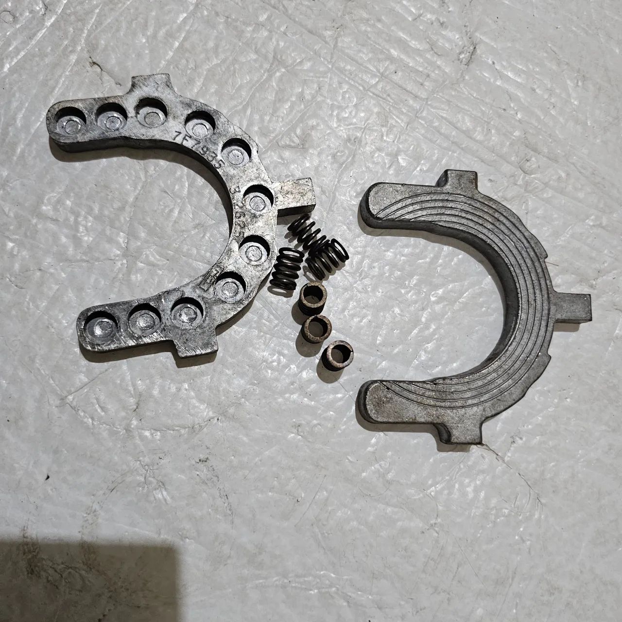 Motoniveladora caterpillar 120 140 garfo placa nova 7F7935 - Foto 2