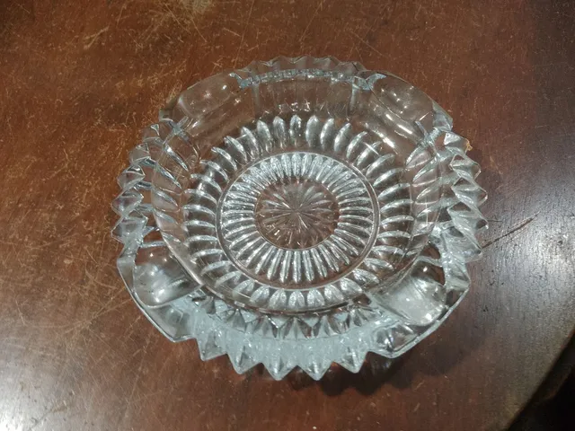 Cinzeiro de cristal