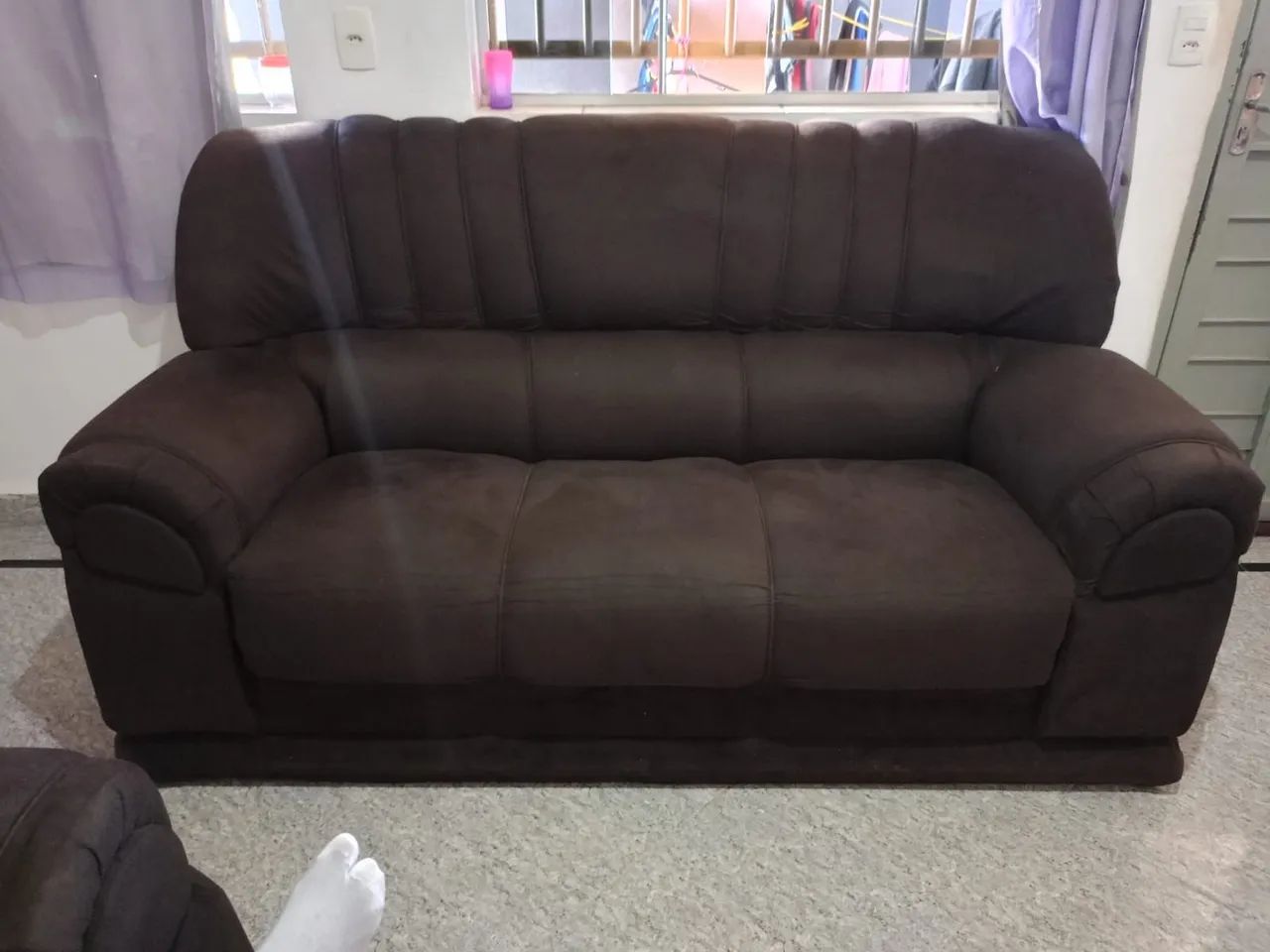 Sofá Marrom Suede com dois e três lugares. - Foto 2