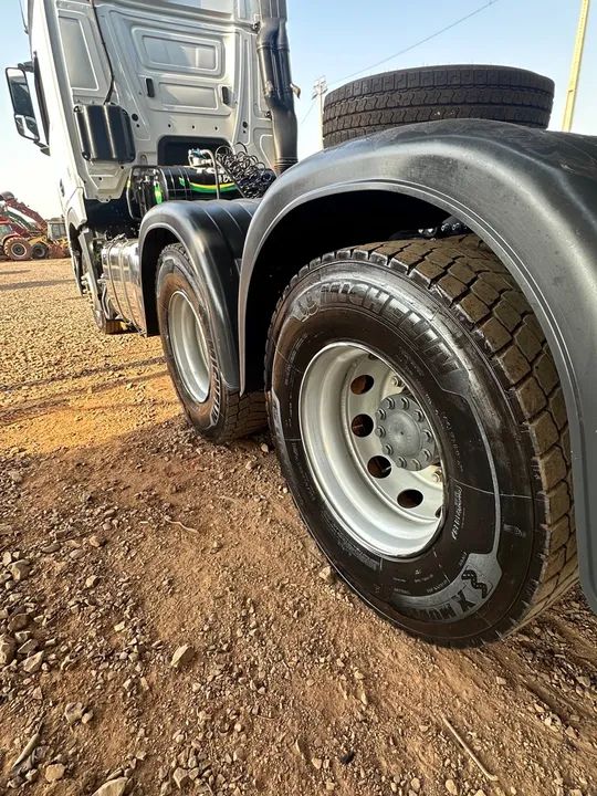 ACTROS 2651 6x4 ano 2022 com 67mil kms - Foto 7