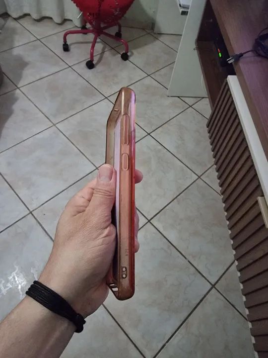 Capa do A71 com água, strass e coraçõeszinhos dentro dela - Foto 4