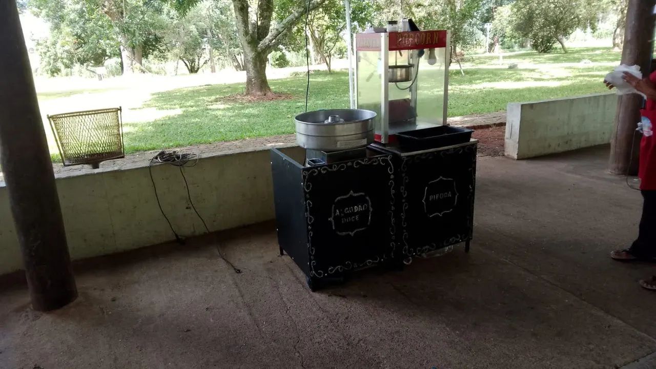 Máquina de algodão doce e pipoca para eventos