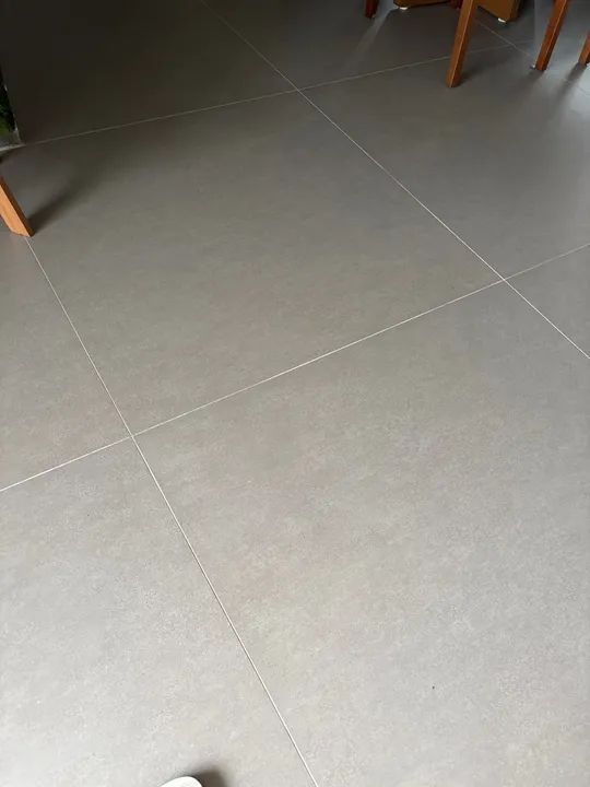 Piso Porcelanato cimento grafite 90X90cm - 6 caixas-18 peças Novo - Foto 2