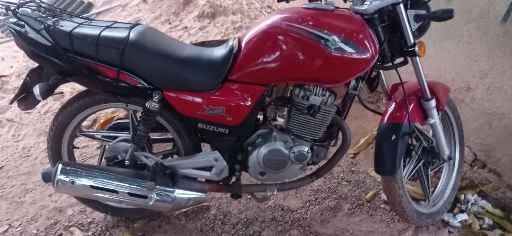Moto Suzuki yes 125cc vermelha todo revisada escapamento novo a bateria também . - Foto 4