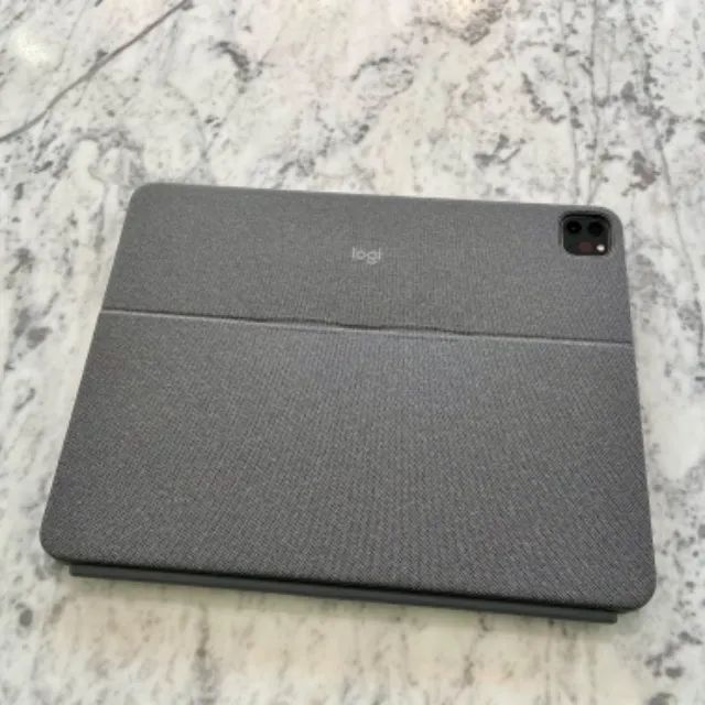 Logitech Combo Touch para iPad Pro 12,9 na caixa - Foto 6