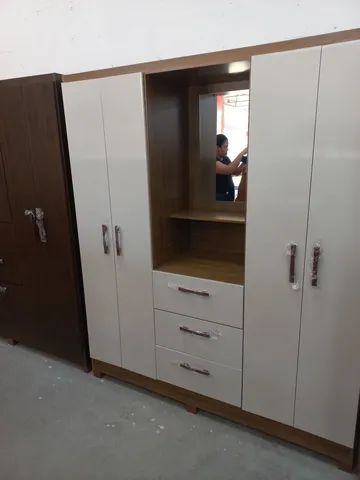 Guarda roupa casal capelinha com espelho 
