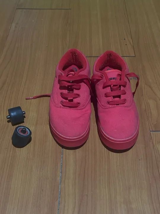 Tênis Heelys com rodinha original 23cm - Foto 2