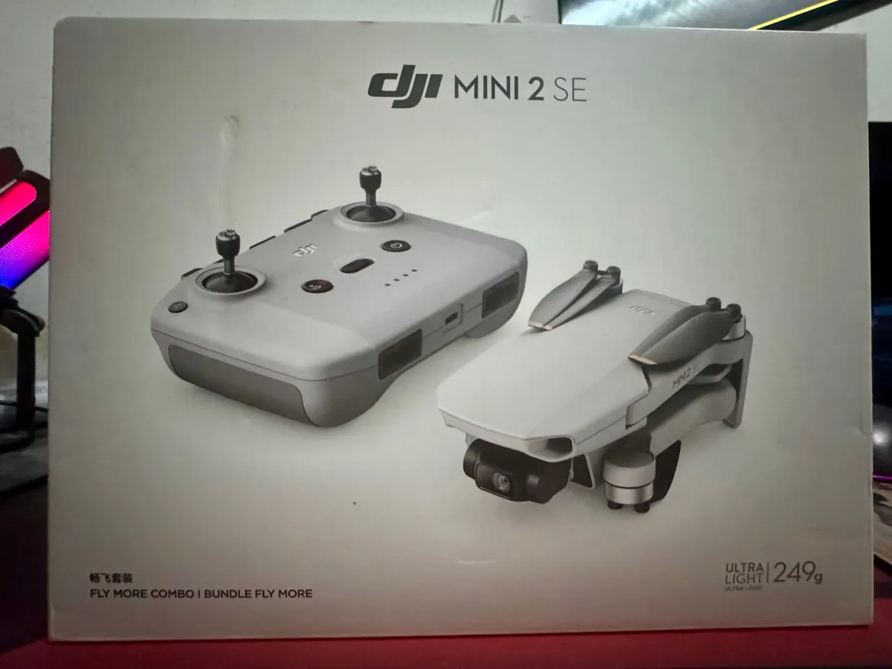 Drone DJI Mini 2 SE - Perfeito! 3 Baterias, Carregador Triplo e Bolsa - Raro!