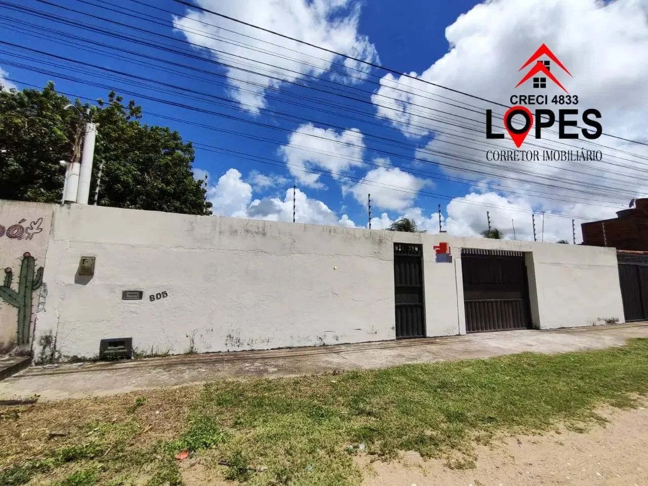 EXCELENTE CASA COM PISCINA NO PAJUÇARA