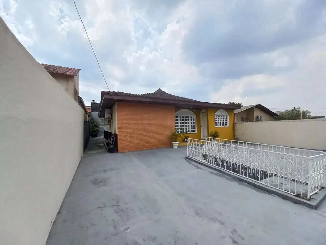Térrea para venda possui 300 metros quadrados com 3 quartos em Redenção - Manaus - AM