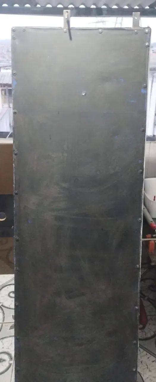 Estrutura de metal com fundo resistente para placa comercial.  - Foto 3
