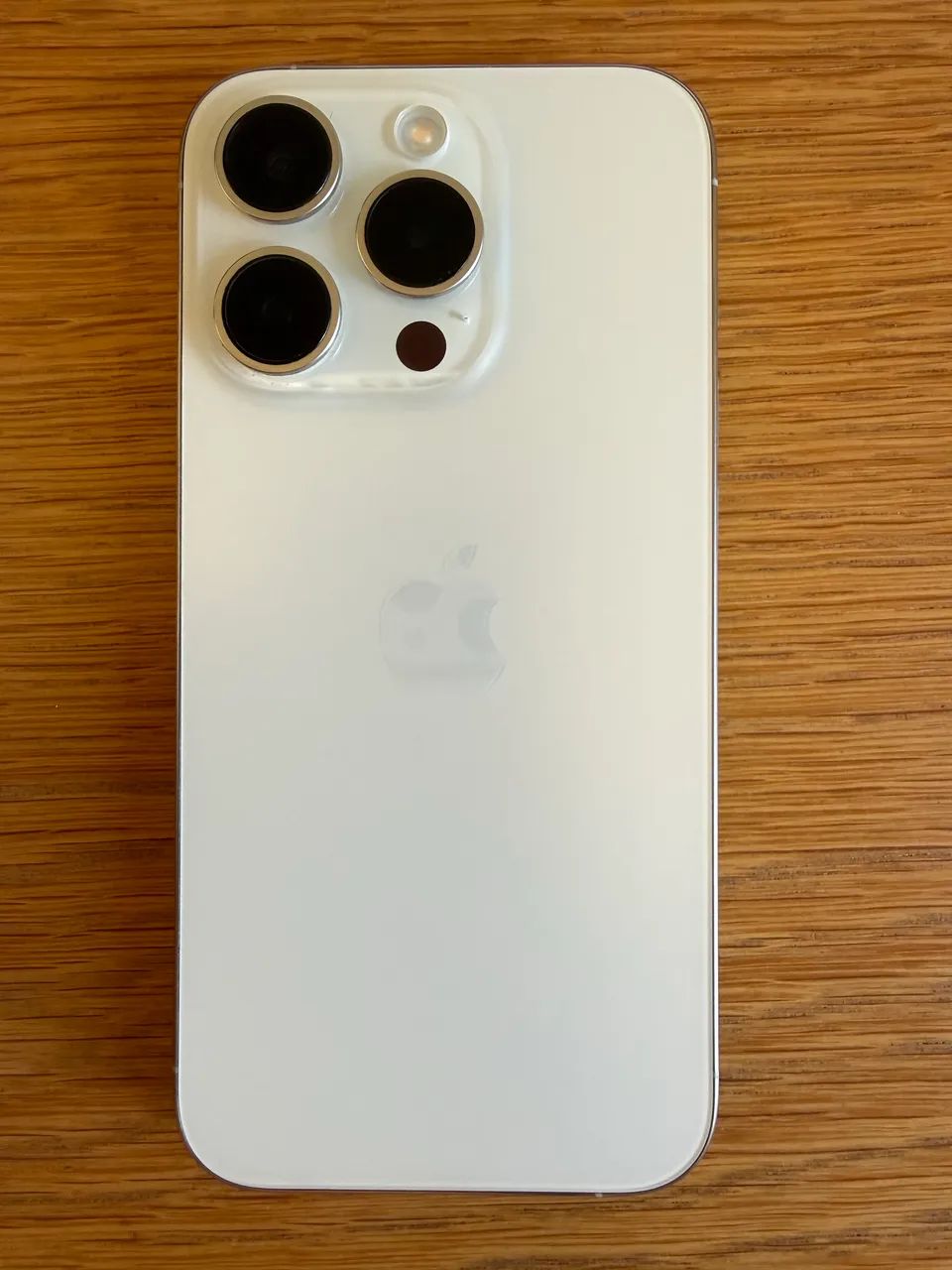 iPhone 15 Pro 256gb branco na caixa perfeito! - Celulares e