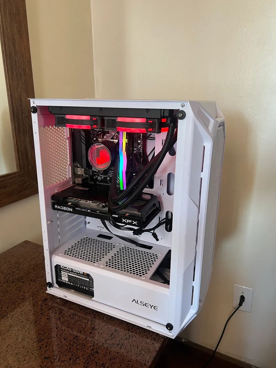 PC Gamer Ryzen 5 5600 + RX 6600 XFX | Watercooler 240mm | Build