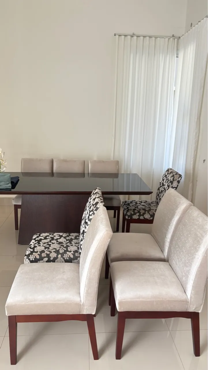Conjunto de Cadeiras de Jantar