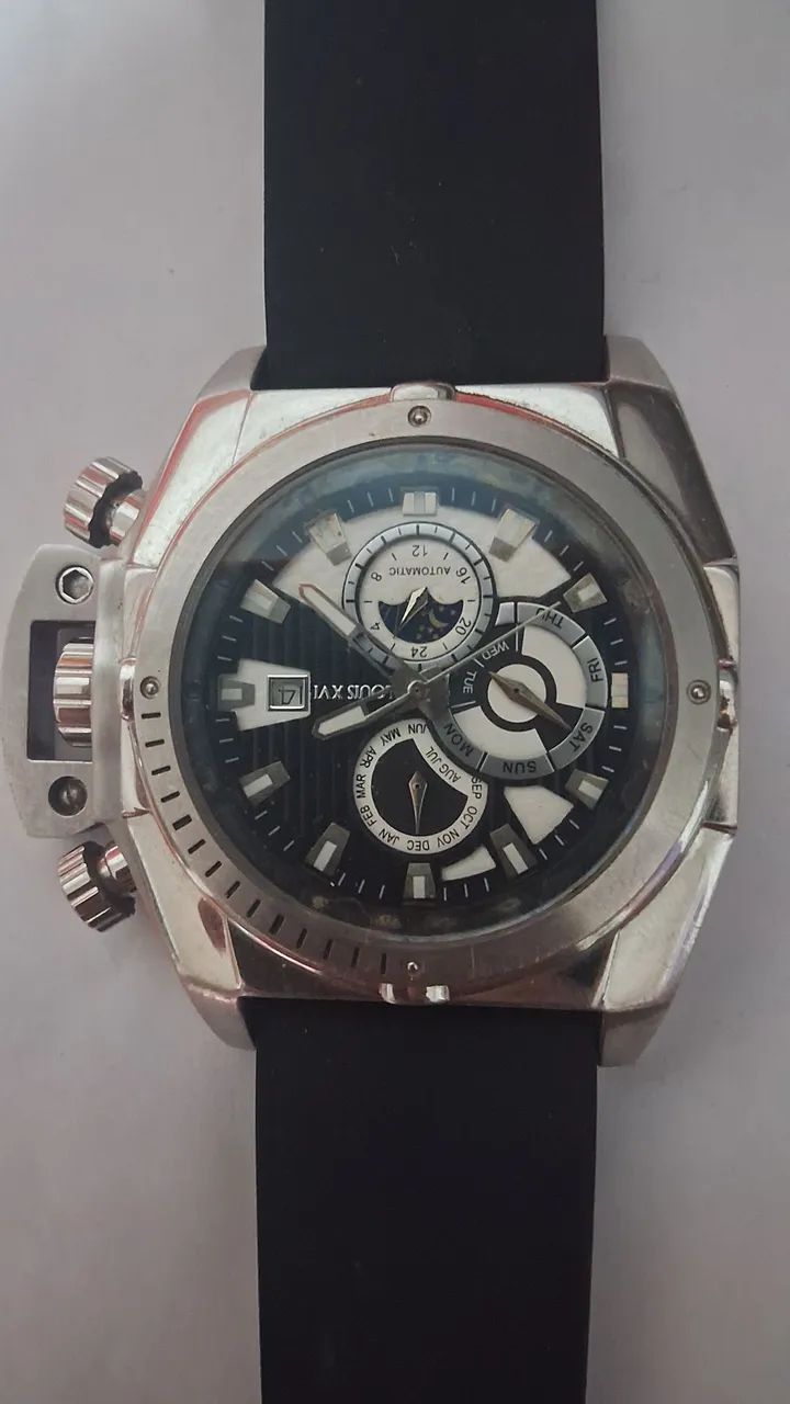 RELÓGIO LOUIS XVI, automático.