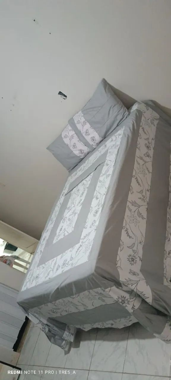 Jogo de Cama Casal com Detalhes em Floral