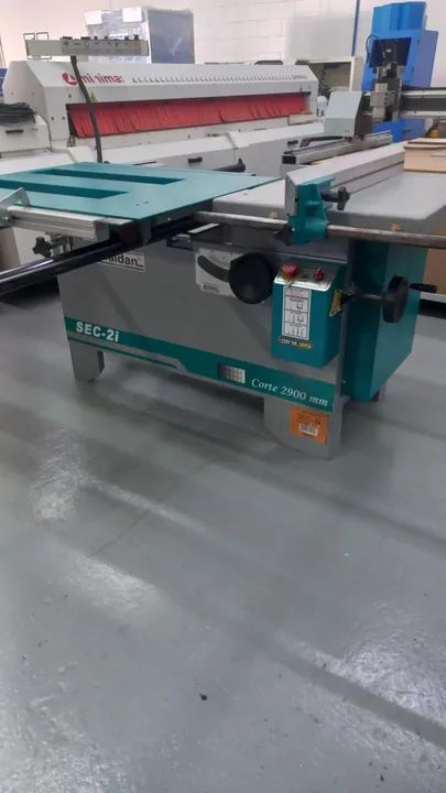 Serra Esquadrejadeira Baldan modelo Sec 2i semi nova com motor trifásico 