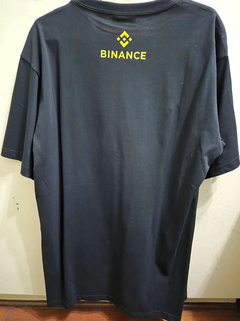 Camiseta Binance Oficial nunca usada - Foto 3