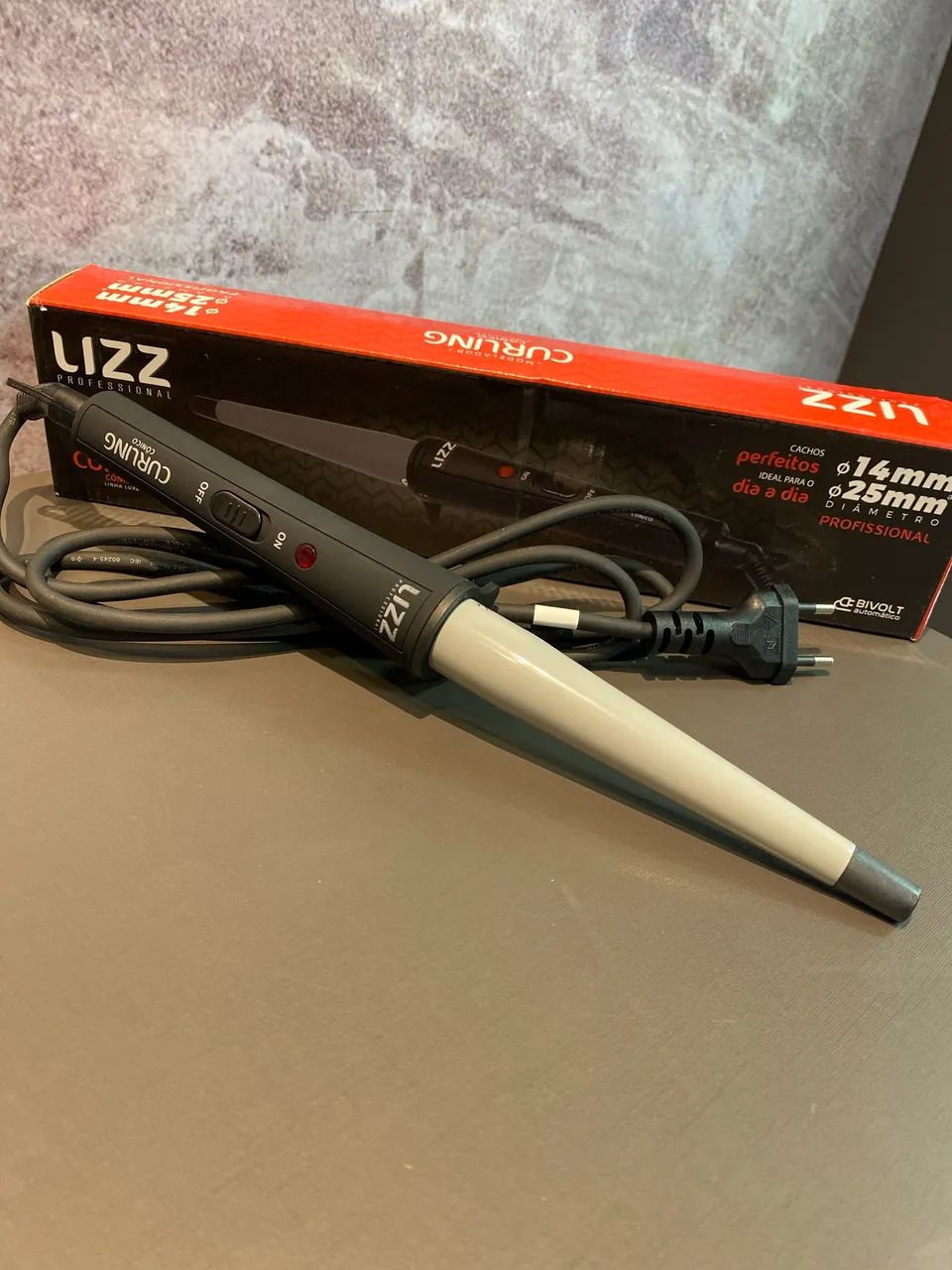 Modelador de cachos cônico da marca Lizz Professional. - Foto 4