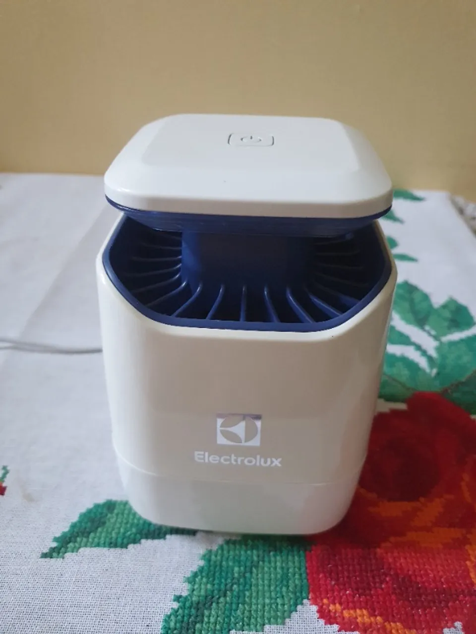 Mata mosquito Electrolux Branco Bivolt