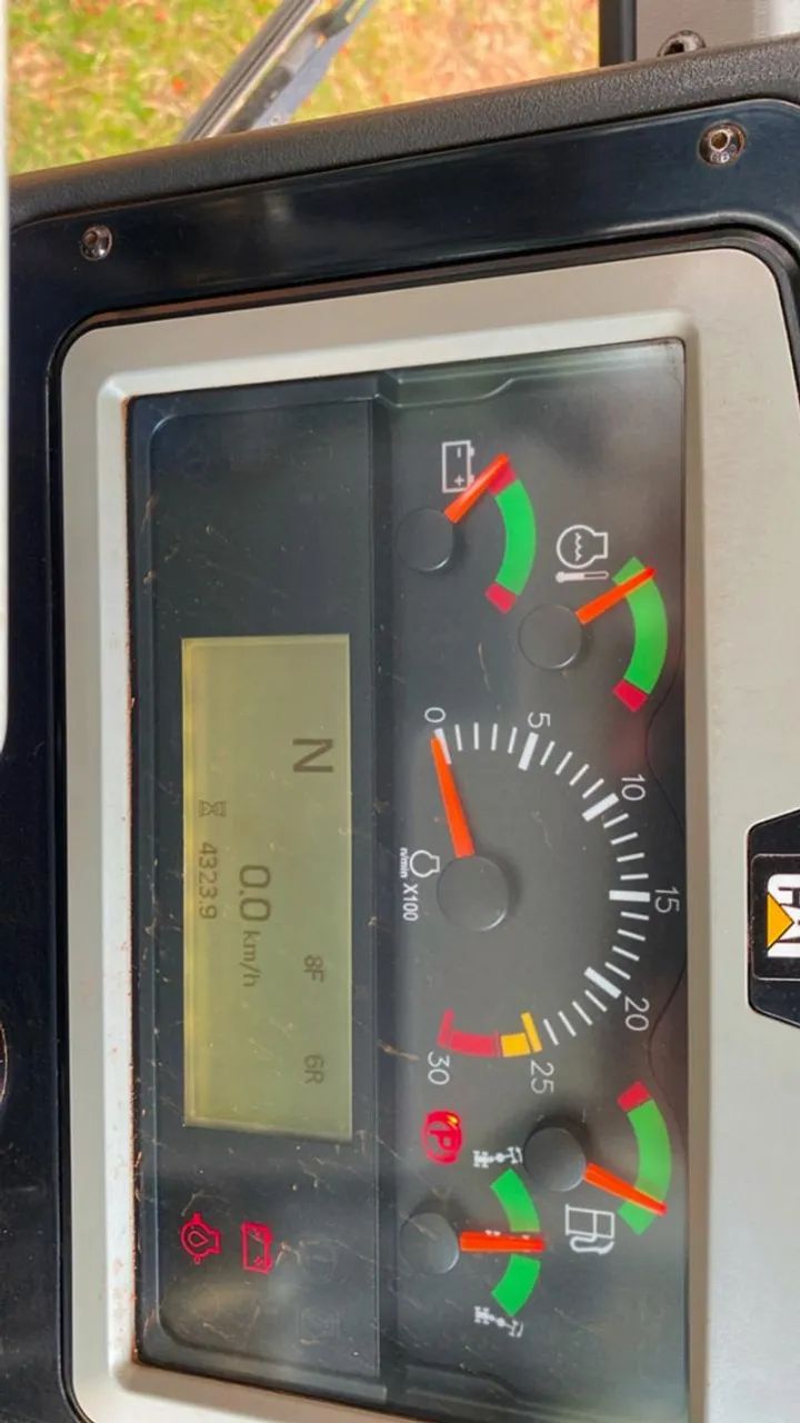 Motoniveladora Caterpillar, ano 2020, único dono - Foto 3