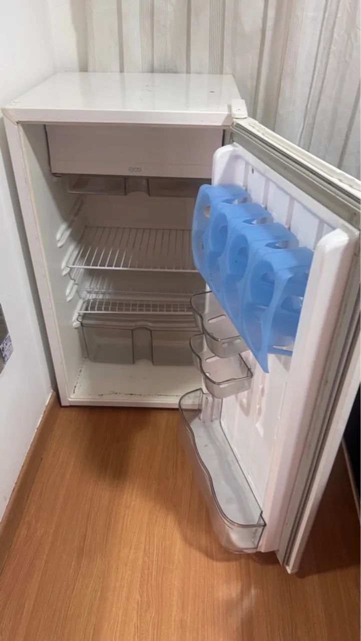 Vendo Frigobar Cônsul 120L - Foto 2