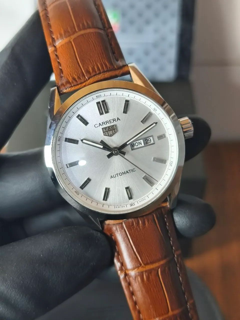 Relógio Tag Heuer Carrera couro 