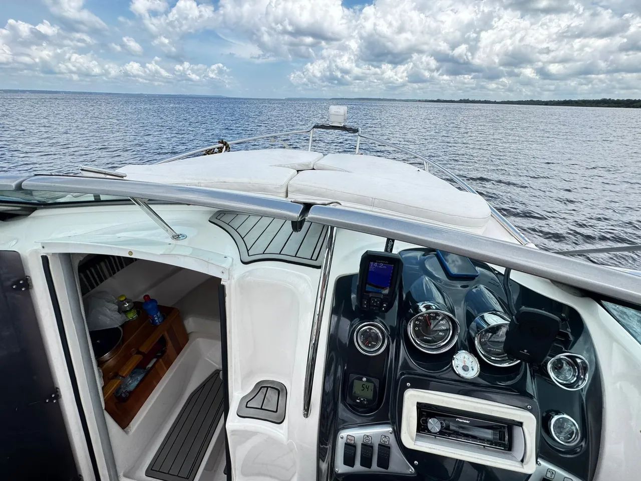 Lancha focker 21.5 pés motor 200 super nova  - Foto 7