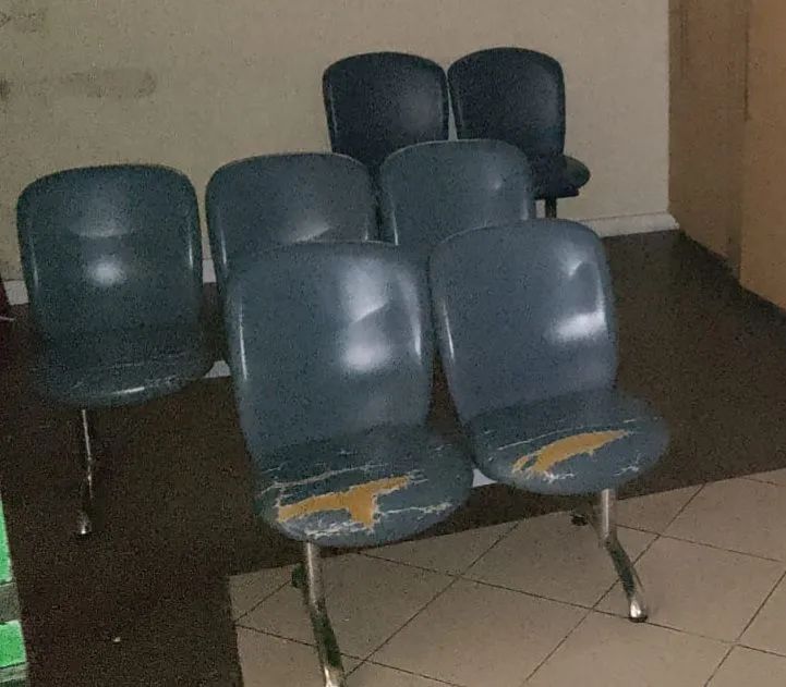 Longarina com cadeiras de recepcao e espera  - Foto 2